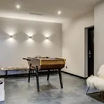 The Drus Luxury With And Indoor Pool شقة
