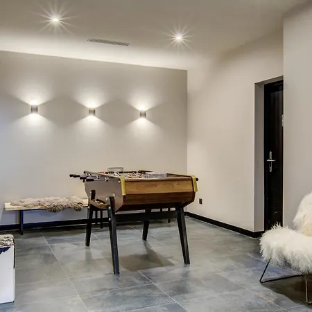 The Drus Luxury With And Indoor Pool Apartmán