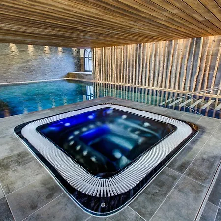 Thedrus Luxury Apt, Swimming Pool, & Apartment