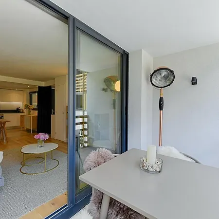 The Drus Luxury With And Indoor Pool Lägenhet