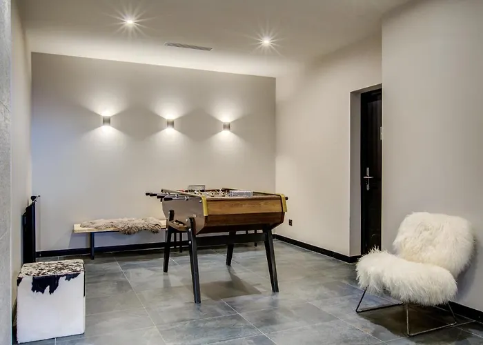 The Drus Luxury With And Indoor Pool Apartment